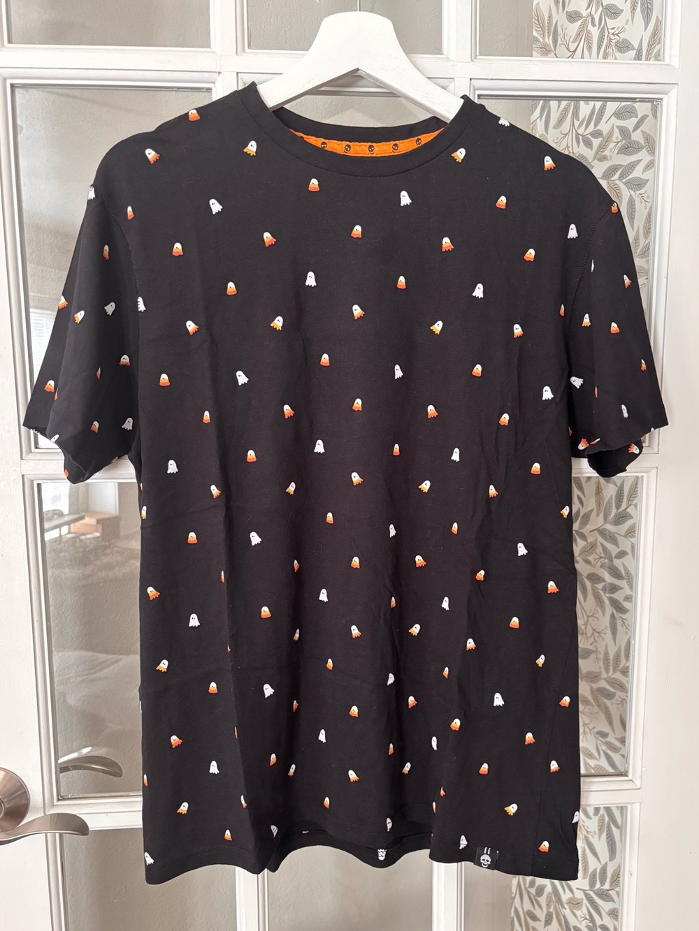 FREE PLANET Candy Corn Ghost T-Shirt Sz L